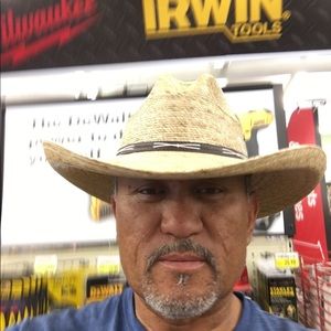 Meet your Posher, Felipe